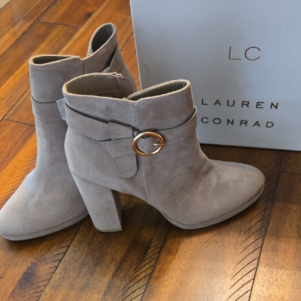NWT LC Lauren Conrad Women's Gray Suede Heeled Boots SIZE 9.5